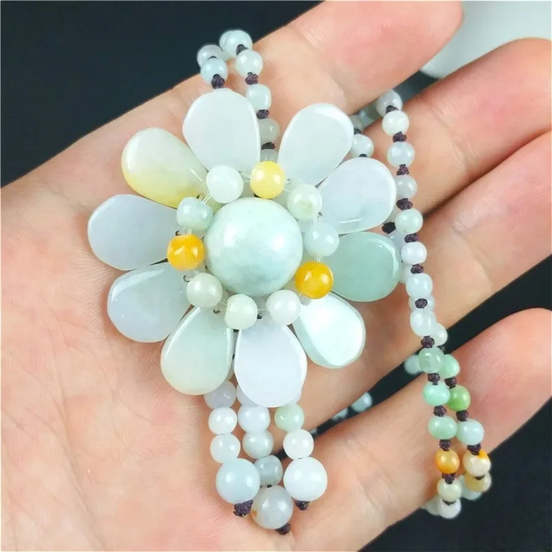 Certified Burmese Jade Sunflow - Necklaces 评论和价格
