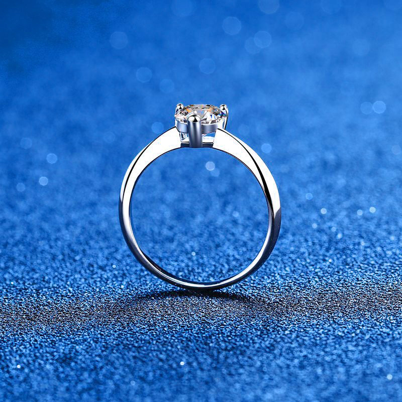 LioraGem 1-Carat Fancy-Shaped  - Moissanite Engagement Ring 1 Carat 评论和价格