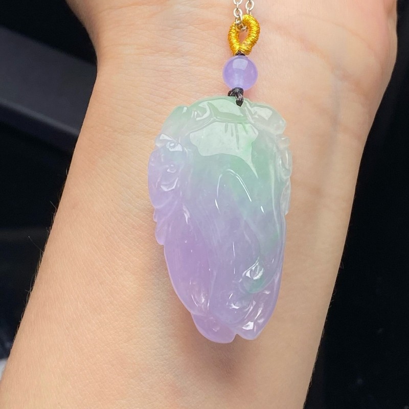 Jade High-Ice Green-Patterned  - Necklaces 评论和价格