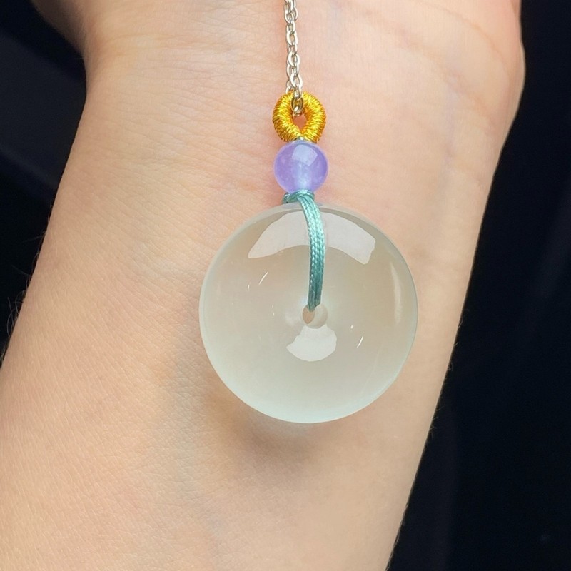 Jade High-Ice Green-Patterned  - Necklaces 评论和价格